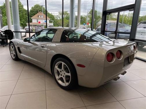 2000 Chevrolet Corvette Base