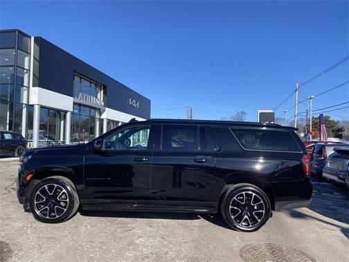 2024 Chevrolet Suburban RST