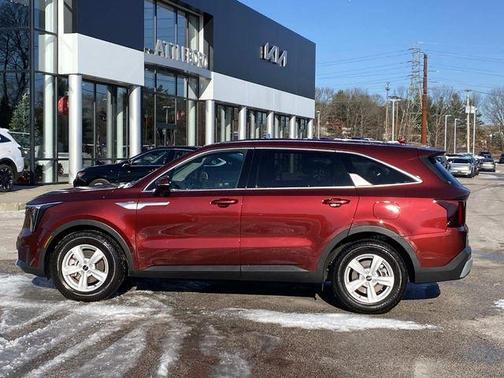 2025 Kia Sorento LX