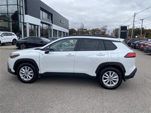 2025 Toyota Corolla Cross LE