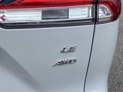 2025 Toyota Corolla Cross LE