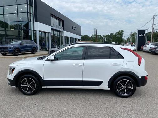 2024 Kia Niro LX