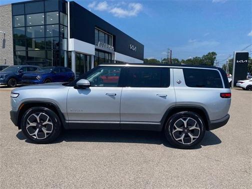 2024 Rivian R1S Adventure