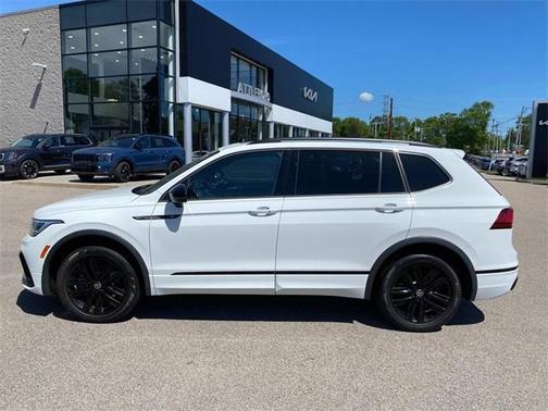 2022 Volkswagen Tiguan 2.0T SE R-Line Black