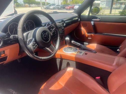 2006 Mazda MX-5 Miata Grand Touring 2dr Convertible