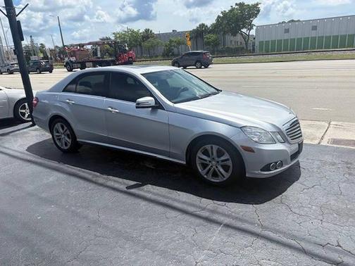 Palladium Silver Metallic 2011 Mercedes-Benz E-Class E 350 Luxury 4MATIC AWD 4dr Sedan