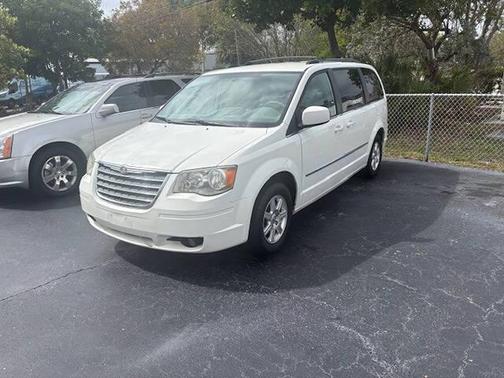 2010 Chrysler Town & Country Touring