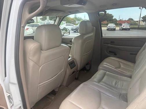 Summit White 2004 GMC Yukon XL 1500 SLT