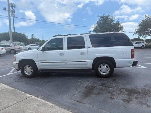 Summit White 2004 GMC Yukon XL 1500 SLT