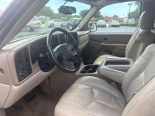 Summit White 2004 GMC Yukon XL 1500 SLT