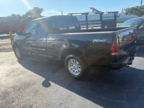 Black Clearcoat 2002 Ford F-150 XL
