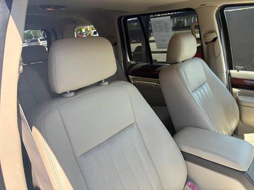 Ceramic White Tri-Coat 2004 Lincoln Aviator Luxury