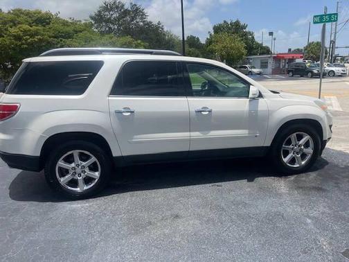2008 Saturn Outlook XR 4dr SUV w/ Touring Package