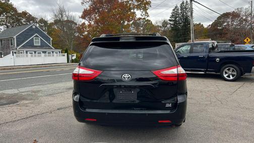2015 Toyota Sienna XLE
