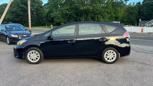 2015 Toyota Prius v Five