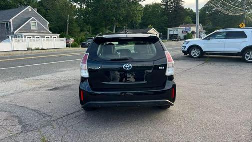 2015 Toyota Prius v Five