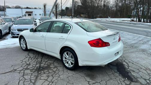 2011 INFINITI G37x Base