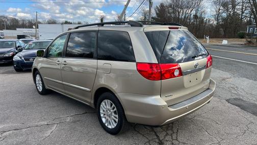 2010 Toyota Sienna XLE