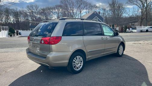 2010 Toyota Sienna XLE