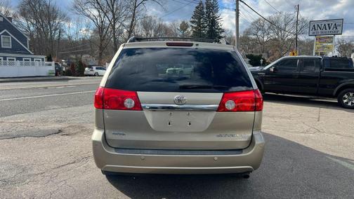 2010 Toyota Sienna XLE