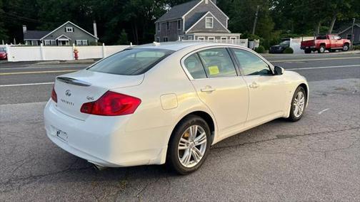 2015 INFINITI Q40 Base