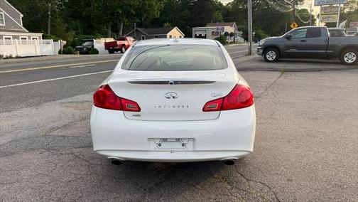 2015 INFINITI Q40 Base