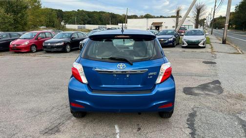 2012 Toyota Yaris LE