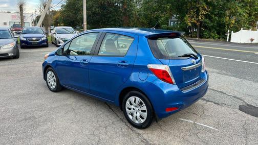 2012 Toyota Yaris LE