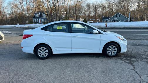 2016 Hyundai Accent SE