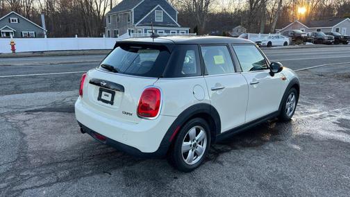 2017 MINI Hardtop Cooper