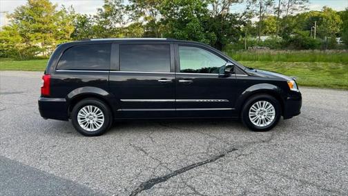 2015 Chrysler Town & Country Limited Platinum