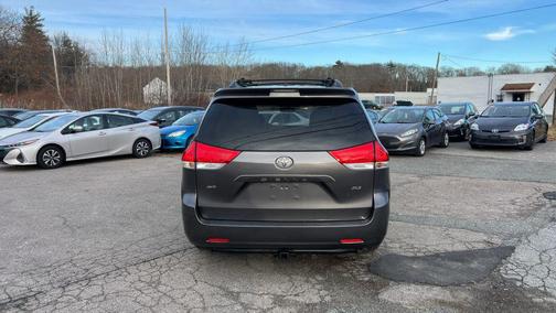 2011 Toyota Sienna XLE