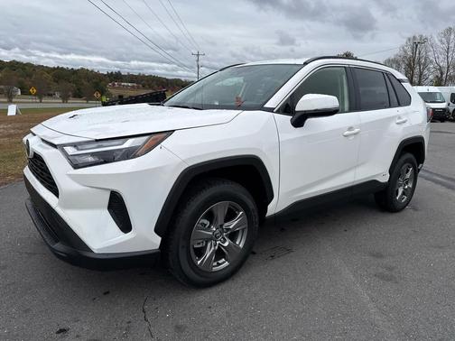 2025 Toyota RAV4 Hybrid SE