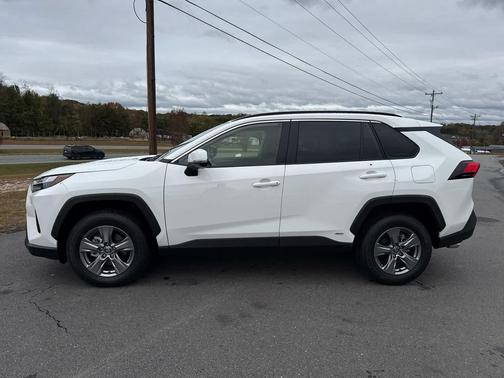 2025 Toyota RAV4 Hybrid SE