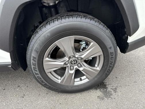 2025 Toyota RAV4 Hybrid SE