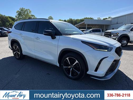 Blizzard Pearl 2021 Toyota Highlander XSE