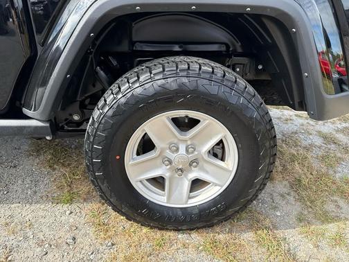 2022 Jeep Gladiator Sport S