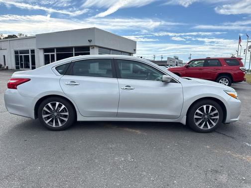 2017 Nissan Altima 2.5 SV