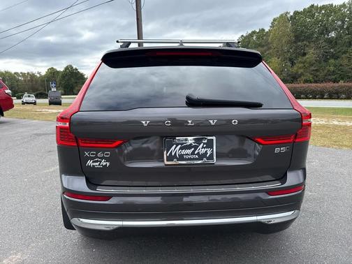 2022 Volvo XC60 B5 Inscription