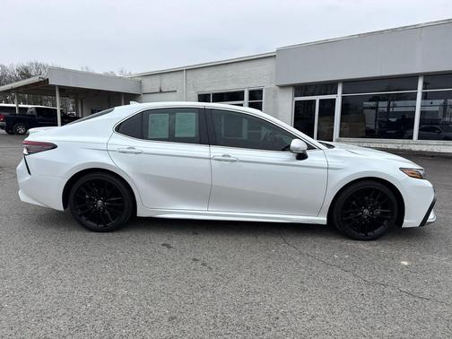 2024 Toyota Camry Hybrid SE