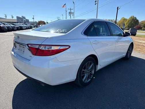 2017 Toyota Camry SE