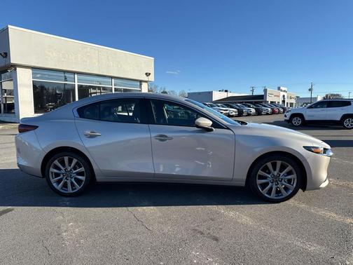 2024 Mazda Mazda3 FWD w/Preferred Package