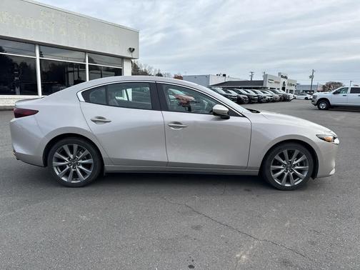 2024 Mazda Mazda3 FWD w/Preferred Package