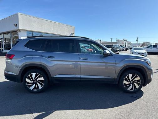 2024 Volkswagen Atlas 2.0T SE w/Technology 4MOTION