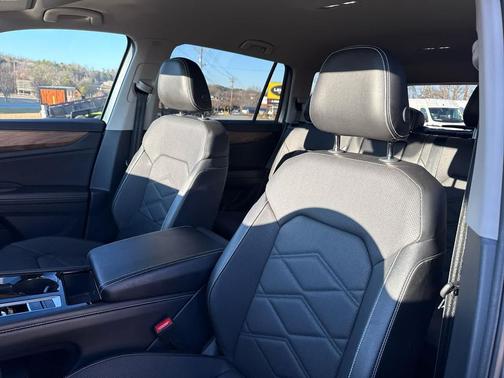 2024 Volkswagen Atlas 2.0T SE w/Technology 4MOTION