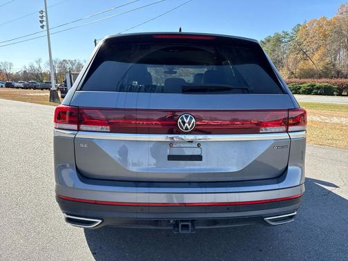 2024 Volkswagen Atlas 2.0T SE w/Technology 4MOTION