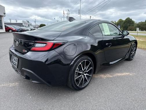 2024 Toyota GR86 Base