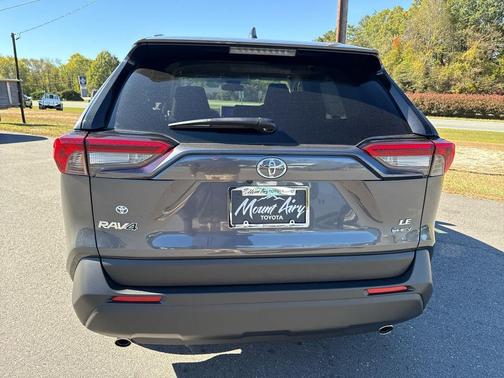 2025 Toyota RAV4 Hybrid LE