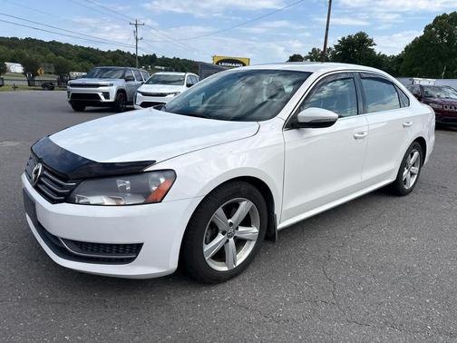 CANDY WHITE [WHITE] 2012 Volkswagen Passat Base
