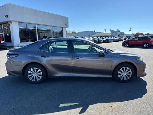 2024 Toyota Camry Hybrid LE